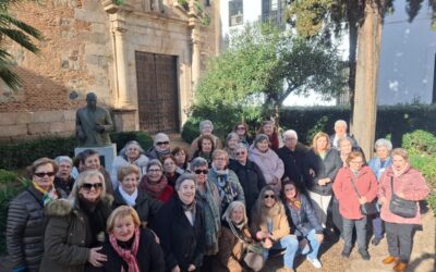 Los mayores del programa Lazos visitan el Museo Visigodo y participan en la actividad “Reutilizando Augusta Emérita”