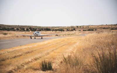 Licitadas las obras de refuerzo de capa de rodadura de la pista del aeródromo de Royanejos