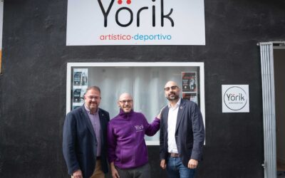 El alcalde visita el centro ‘Yörik, artístico-deportivo” en la Zona Sur que es pionero en la ciudad en clases de ‘impro’ y, además, ofrece múltiples talleres y clases deportivas para todas las edades