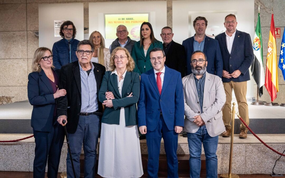 El alcalde, Antonio Rodríguez Osuna, reconoce la labor de Ángel Calle Gragera para que Mérida cuente en la actualidad con el Centro Regional de Parkinson Extremadura y la importancia de las administraciones públicas “para construir y sostener este importante centro de referencia regional”