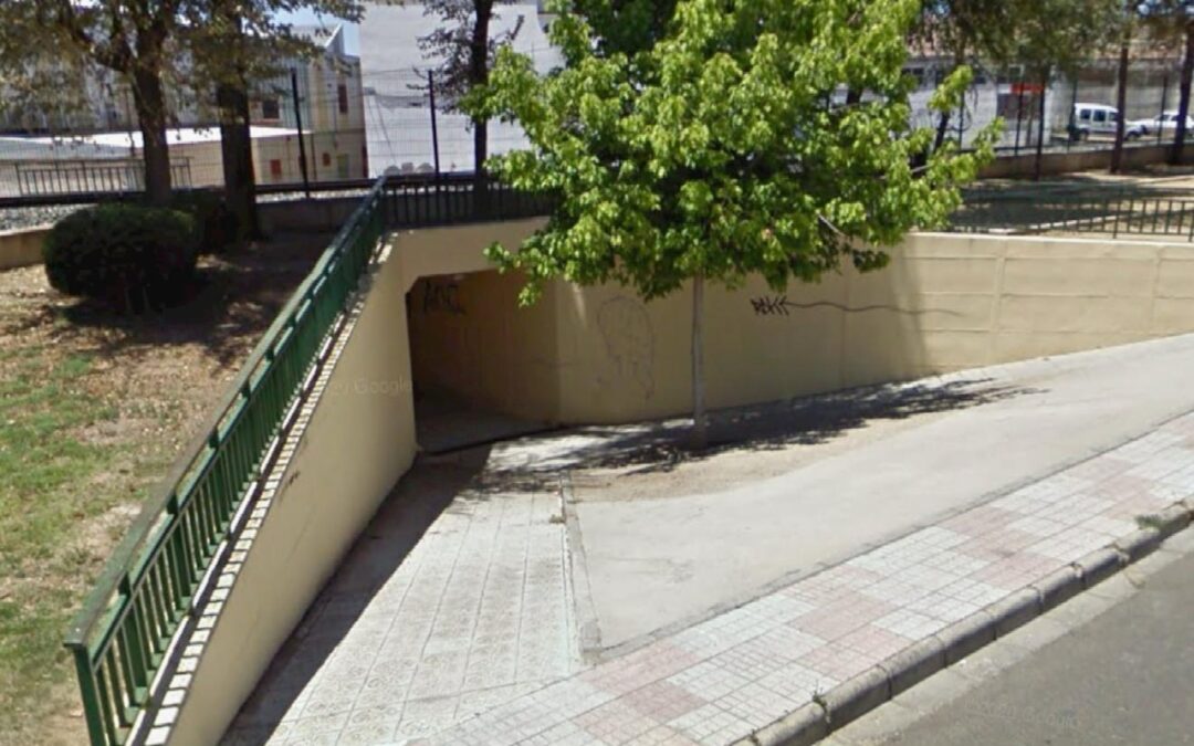 Desde mañana y hasta el 16 de abril quedará cortado al tránsito de viandantes el túnel peatonal entre San Bartolomé y Arenal de Pan Caliente por las obras de duplicación de vía que permitirá la llegada de la Alta Velocidad a la estación de Mérida