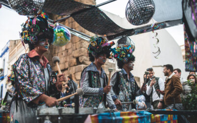Las agrupaciones de pasacalles del Carnaval Romano celebran el domingo una convivencia con un desfile por las calles del centro