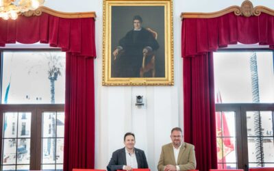 El cuadro del político y jurista emeritense José María Calatrava, uno de los padres de la Constitución de 1812, luce en el Salón de Plenos del ayuntamiento tras una cesión del Congreso de los Diputados con motivo de los actos que en su homenaje llevará a cabo el ayuntamiento de Mérida