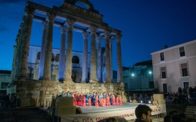 Mérida en Danza se celebra este fin de semana con más de mil personas en el escenario del templo de Diana