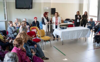 El taller ‘La ilusión de la belleza’ lleva la moda de la época romana a los centros de mayores