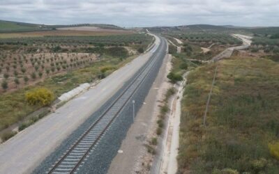 Adif adjudica por 3,5 M€ el suministro de traviesas para la renovación de 17 km de vía en la línea Mérida-Los Rosales