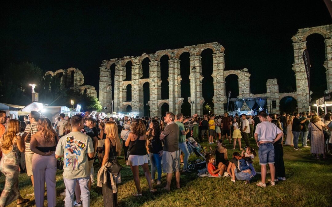 El Acueducto de los Milagros acoge desde este jueves la II Feria de la Cerveza Artesanal