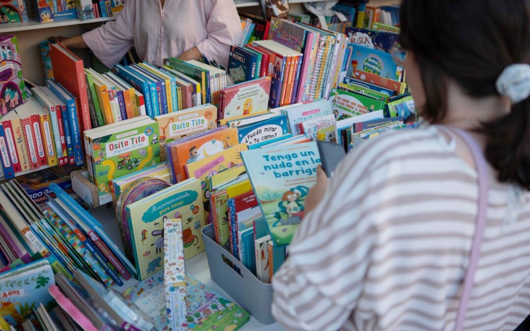 Jesús Carrasco, Elvira Lindo y Boticaria García presentan sus obras en la Feria del Libro este fin de semana