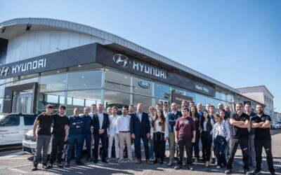 El alcalde visita Maven e Hijos que cuenta con más de 30 trabajadores en la ciudad y es uno de los grupos de automoción más importantes de Extremadura