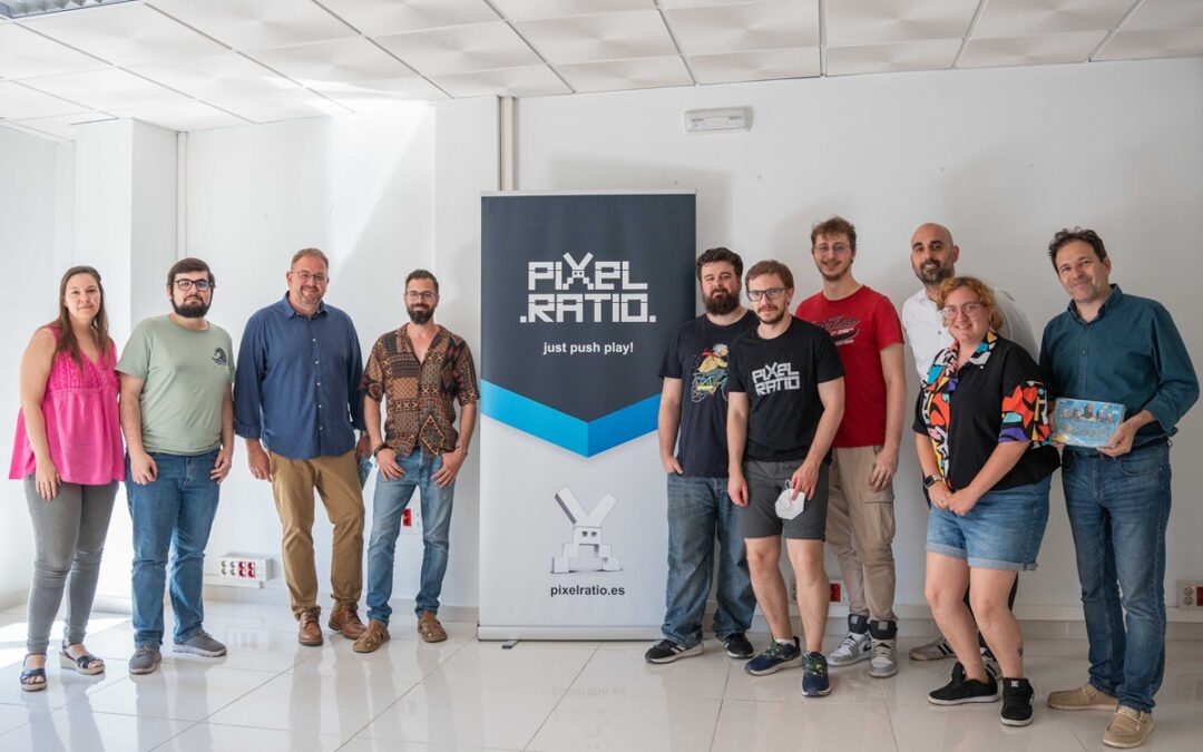El alcalde visita la empresa de videojuegos Pixel Ratio que trabaja en proyectos a nivel internacional desde su nueva sede en la calle Arquitas