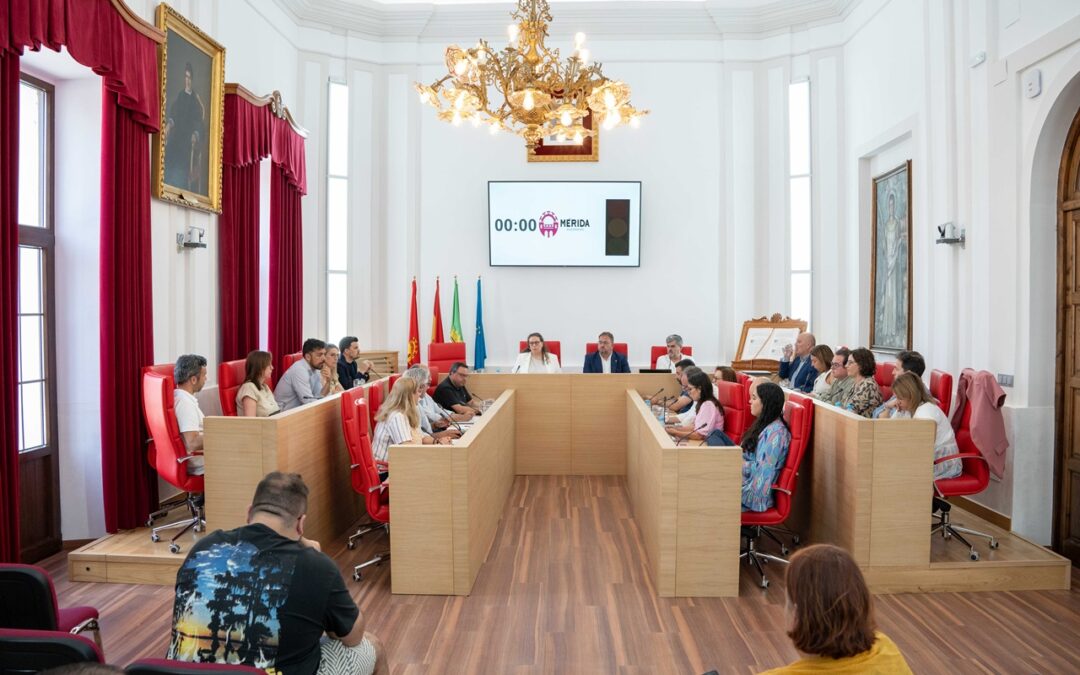 El Gobierno Local elimina definitivamente la deuda del ayuntamiento de Mérida en un «día histórico para la administración local» reduciendo de 77 millones a 0 en los últimos diez años la deuda pública