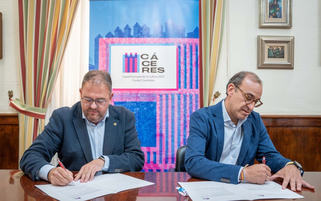 El Alcalde firma la adhesión de Mérida a la candidatura de Cáceres como Capital Europea de la Cultura 2031