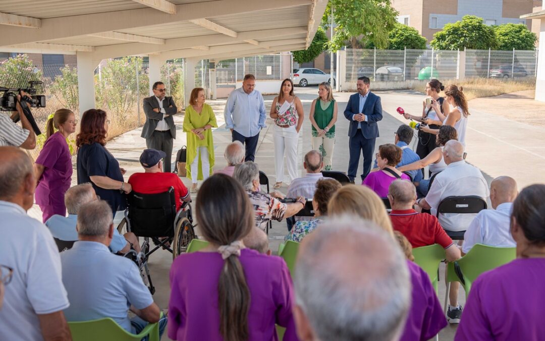 La Asociación Regional de Parkinson amplía sus instalaciones en Mérida con el nuevo centro de día EmeritActiva en unos terrenos cedidos por el Ayuntamiento