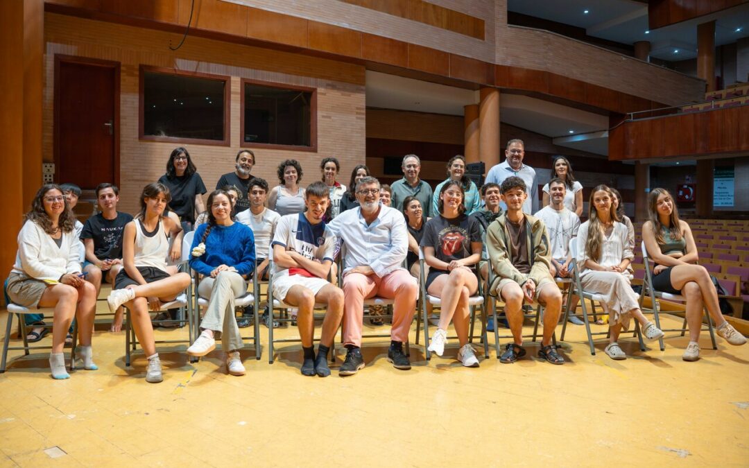 El alcalde destaca la “oportunidad” que representa el Campo Internacional de Voluntariado “Festival de Mérida” para difundir el patrimonio artístico y cultural de la ciudad