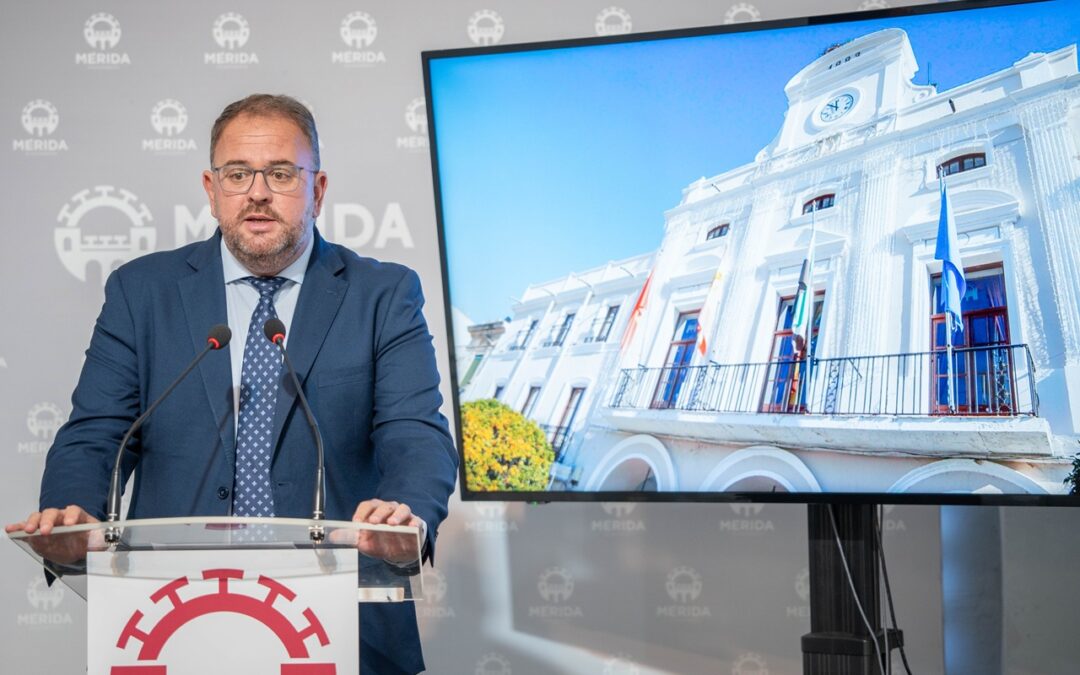 El alcalde, Antonio Rodríguez Osuna, lamenta que la Junta de Extremadura presente el presupuesto más bajo para la ciudad de Mérida de los últimos cinco años