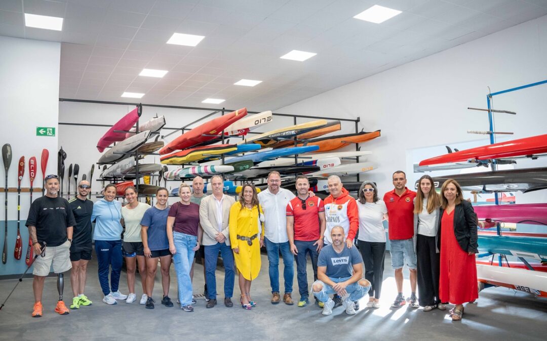El alcalde visita el Centro Municipal de Piragüismo tras la finalización de las obras de reforma integral