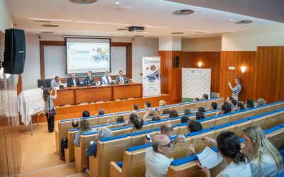 El alcalde pone en valor la humanización como valor principal para mejorar la calidad de los servicios de salud a los pacientes en la presentación de las III Jornadas Extremeñas de Humanización en Cuidados Críticos