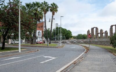 El Ayuntamiento licita la construcción de una glorieta de acceso a la barriada de San Bartolomé en la zona del Acueducto de los Milagros