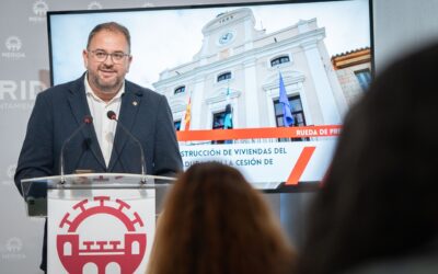 El Ayuntamiento cede a Urvipexsa más de 19.000 metros cuadrados para la puesta en marcha de 136 viviendas de protección oficial, plazas de garajes y trasteros, dentro del Plan “Habita Extremadura”