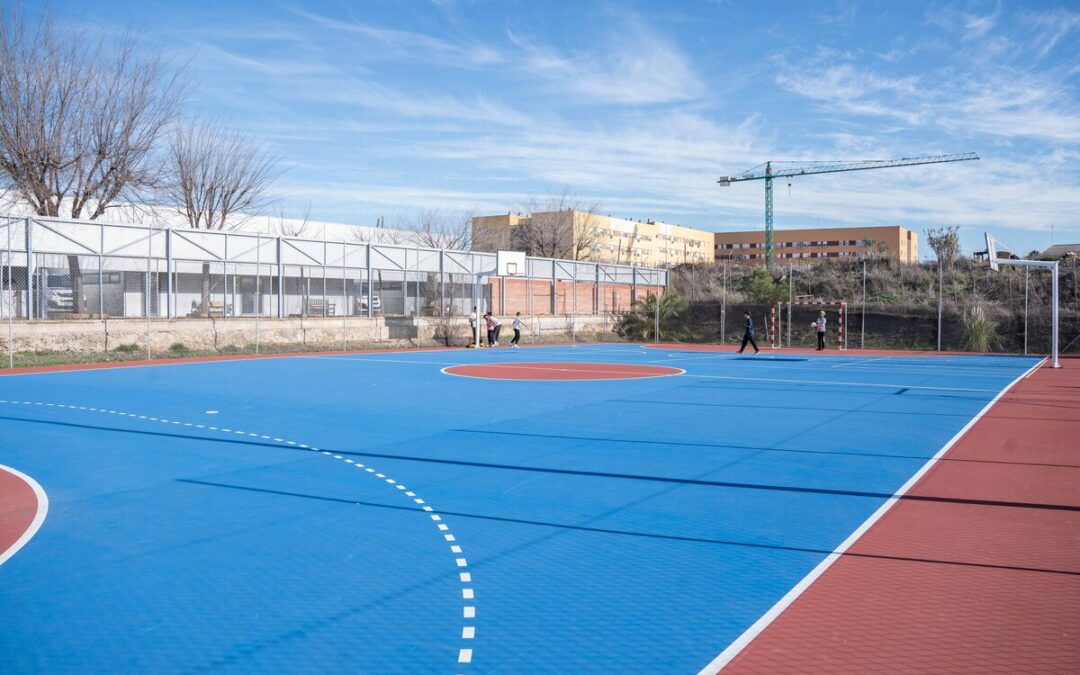 Finaliza la reforma de las pistas deportivas de La Calzada y Juan Canet con una inversión de 120.000 €