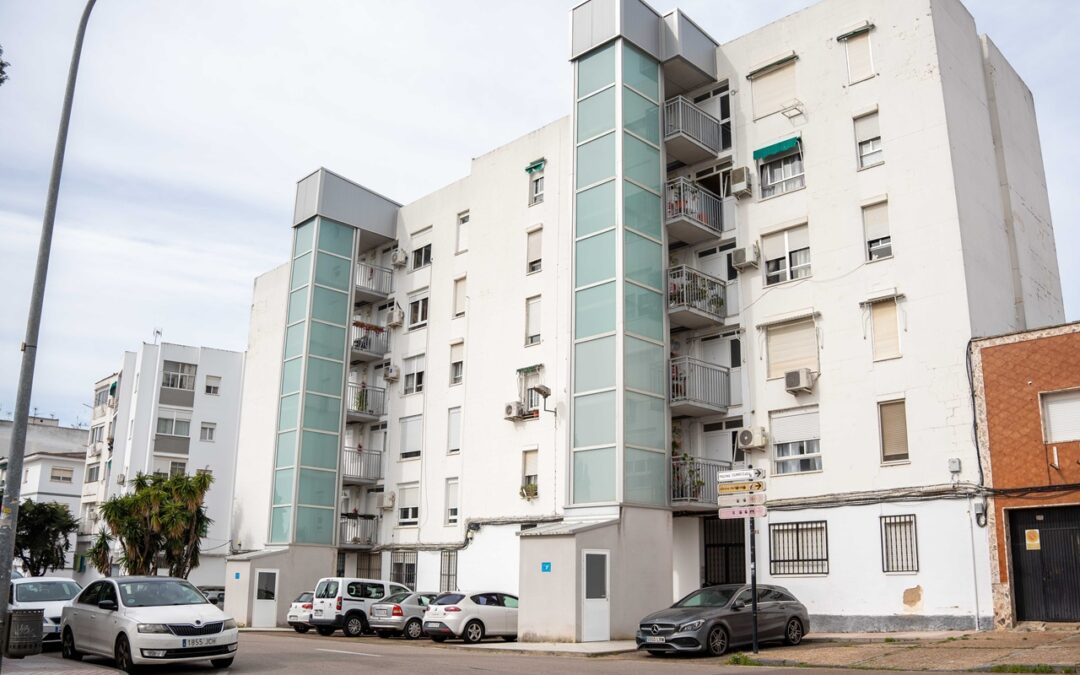 El Ayuntamiento de Mérida presenta una batería de rebajas fiscales para 2026 con una reducción del 10% en la cuota fija del agua