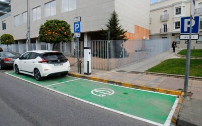 El Ayuntamiento de Mérida garantiza el mantenimiento y la gratuidad de los puntos de recarga de vehículos eléctricos