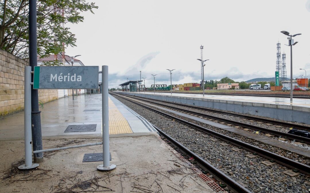 El tren turístico “Al Ándalus” de RENFE hace parada en Mérida