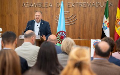 El Alcalde reconoce la importancia de las asociaciones gitanas en su trabajo en defensa de sus derechos y la promoción de su cultura y tradiciones