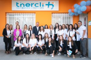 El alcalde visita la nueva sede de la empresa ‘Thercli’ en Mérida que da trabajo a 60 personas