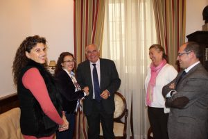 El alcalde Pedro Acedo entrega las llaves de un local al Club Emérita Atlética