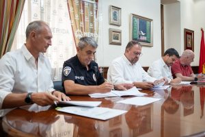 El Ayuntamiento y las centrales sindicales acuerdan el tercer nivel de la carrera profesional y el calendario de abonos de derechos retributivos de este año para la plantilla municipal