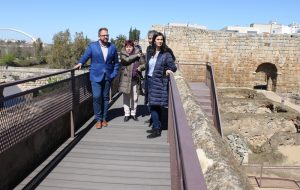 Unos 60.000 euros se han invertido en las obras de adecuación del adarve de la Alcazaba