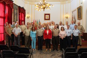 Recepción en el Ayuntamiento a los Agregados de Defensa de varios países que visitan Mérida