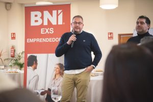 El alcalde participa con un centenar de empresarios en la reunión del Grupo BNI Emprendedores Mérida