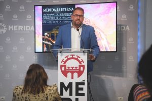 El alcalde felicita a Daniel De Lamo, la Agrupación Musical Nuestra Señora de La Paz y al periodista José Luis Pérez tras conocerse que serán galardonados con los Premios Cofrades 2024