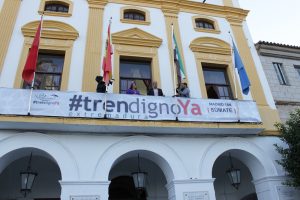 Mérida se suma a la reivindicación #trendignoYa y fletará 7 autobuses para viajar a Madrid el 18N