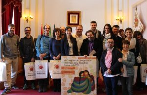 Participantes del congreso internacional sobre cooperación y derechos humanos LGBTI visitan el Ayuntamiento