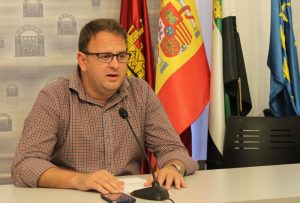 El paro baja en la ciudad en 94 personas en el mes de mayo