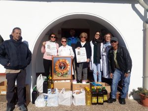 Libros Solidarios entrega un lote de productos al comedor social