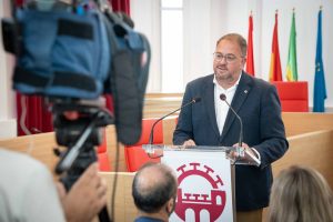 El alcalde destaca el cumplimiento de los compromisos adquiridos y la aceleración de proyectos como el Hogar de Mayores de Nueva Ciudad en el arranque del nuevo curso político