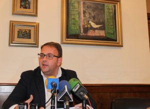 El alcalde valora la bajada del paro en febrero y anuncia que este mes se abre el Centro de salud de la Zona Norte