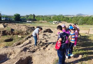 La Escuela Profesional Barraeca desarrolla el proyecto «Arqueólogos por un día» en la Huerta de Otero