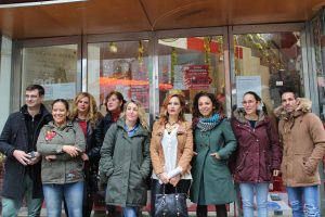 La Asociación de Comerciantes presenta su «macrocesta» valorada en cinco mil euros