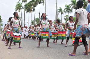 La batucada de la Fundación Agua de Coco en Madagascar recorrerá el domingo las calles de Mérida dentro de su gira nacional