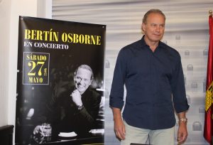 Bertín Osborne inicia su gira en el Teatro Romano de Mérida con una big band de 24 músicos