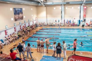 “Brazadas solidarias” en la piscina climatizada de La Argentina