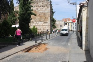 La calle Graciano estará cortada al tráfico hasta el viernes