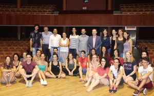 Jóvenes de siete nacionalidades participan en el II Campo internacional de trabajo del Festival de Teatro