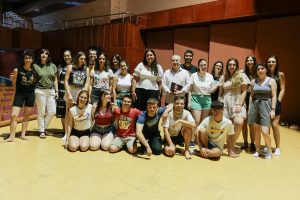 Los veinte jóvenes del campo de voluntariado internacional del Festival de Teatro serán el coro de «Los acarnienses» de Aristófanes