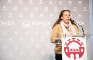 La portavoz municipal, Carmen Yáñez, manifiesta que “no se va a permitir que nadie extorsione al ayuntamiento y que un grupo político lo ampare»